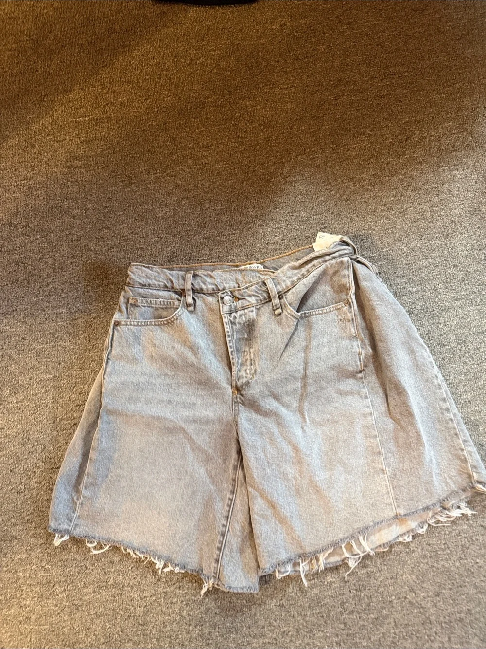 We The Free Boomerang High Rise long shorts Light black Frayed-Hem Denim Shorts